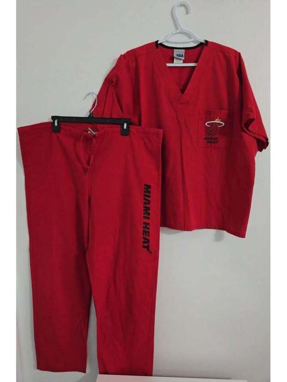 Vintage NBA Miami Heat Scrub Set Top & Pants Red Size L/Top, M/Pants